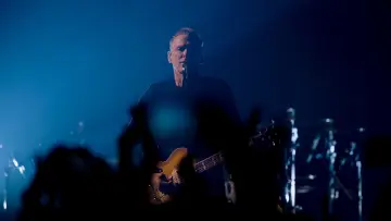 Задник к фильму "Bryan Adams: Live At The Royal Albert Hall" #856687