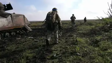 Задник к фильму "2000 Meters to Andriivka" #539430