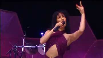 Задник к фильму "Selena y Los Dinos: A Family