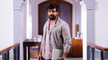 Задник к фильму "ரெட்ட தல" #593319