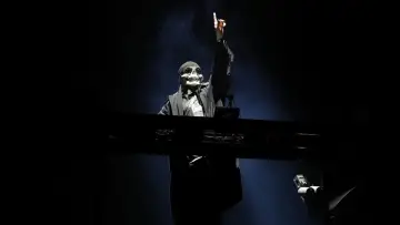 Задник к фильму "Vladimir Cauchemar aux Francofolies 2024" #1583351