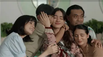 Задник к фильму "Sampai Titik Terakhirmu" #534331