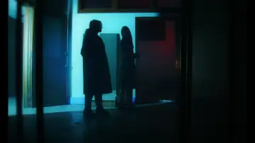 Задник к фильму "Captive" #915553