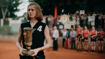Задник к фильму "Tīklā. TTT leģendas dzimšana" #1591317