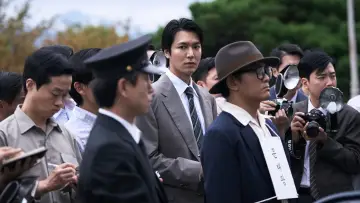 Задник к фильму "암살자(들)" #1353075