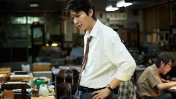 Задник к фильму "암살자(들)" #1353086