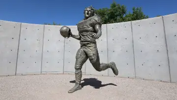 Задник к фильму "Pat Tillman: Life. Death. Legacy." #1629325