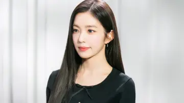 Задник к фильму "레드벨벳 해피니스 다이어리 : 마이 디어, 레베럽 인 시네마" #1712325