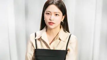 Задник к фильму "레드벨벳 해피니스 다이어리 : 마이 디어, 레베럽 인 시네마" #1712329
