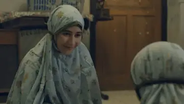 Задник к фильму "Patah Hati Yang Kupilih" #539006