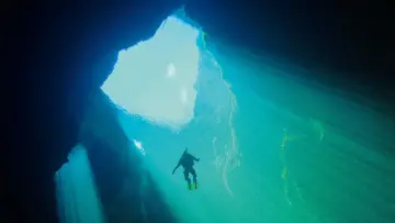 Задник к фильму "Deeper" #660927