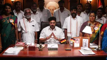 Задник к фильму "கராத்தே பாபு" #1195936
