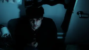 Задник к фильму "Despite Everything" #1181086