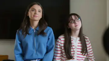 Задник к фильму "Double Trouble" #1582734
