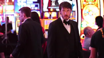Задник к фильму "Double Trouble" #1631501