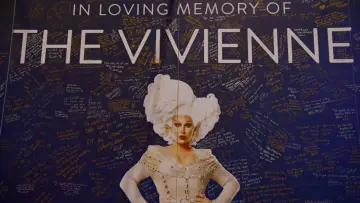 Задник к фильму "Dear Viv" #1572268