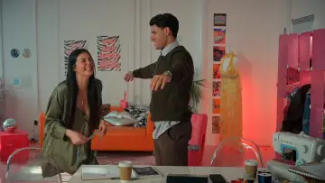 Задник к фильму "A Tailor-Made Romance" #976591