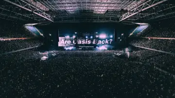 Задник к фильму "Oasis: Don