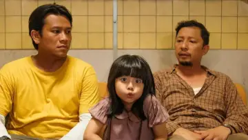 Задник к фильму "Panggil Aku Ayah" #701490