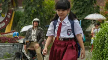 Задник к фильму "Panggil Aku Ayah" #701493