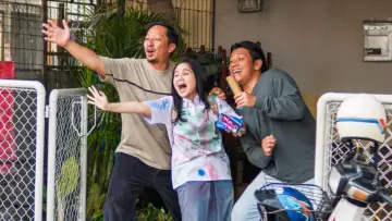 Задник к фильму "Panggil Aku Ayah" #701506