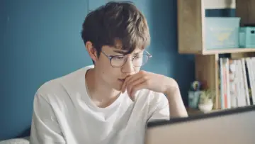 Задник к фильму "佐藤さんと佐藤さん" #783063