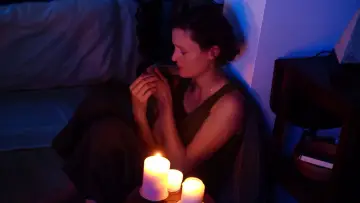 Задник к фильму "L