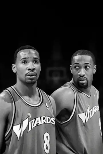 Постер к фильму "Untold: Shooting Guards" #717163