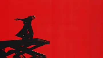 Задник к фильму "j-hope Tour 