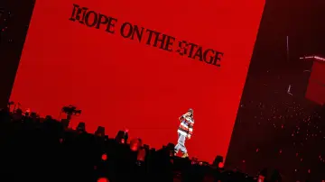 Задник к фильму "j-hope Tour 