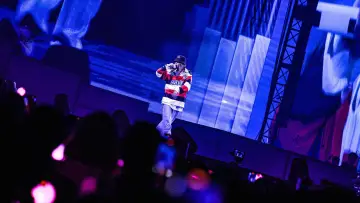Задник к фильму "j-hope Tour 