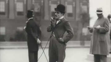 Задник к фильму "Chaplin et Les temps modernes, La voie du silence" #719635