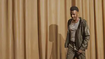 Задник к фильму "Jerrod Carmichael: Don