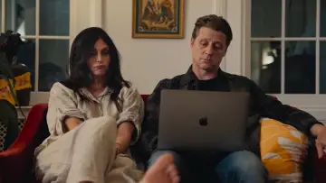 Задник к фильму "Everyone Is Lying to You for Money" #1568554