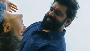 Задник к фильму "സർവം മായ" #532344