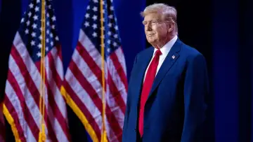 Задник к фильму "Trump Revolution: 100 Days That Changed the World" #719190
