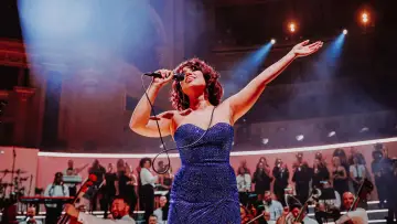 Задник к фильму "Raye - My 21st Century Blues Symphony (Live at The Royal Albert Hall)" #733962
