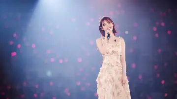Задник к фильму "2024 IU HEREH WORLD TOUR CONCERT IN SEOUL" #871976