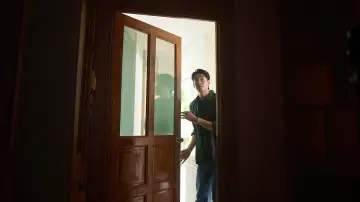 Задник к фильму "ข้างบ้าน" #622763