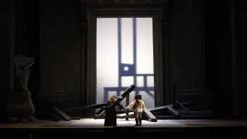 Задник к фильму "The Metropolitan Opera: Andrea Chénier" #544777