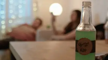 Задник к фильму "Bottled Up" #1149271