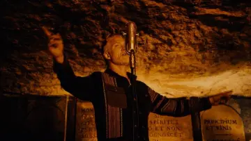 Задник к фильму "Queens of the Stone Age: Alive in the Catacombs" #940693
