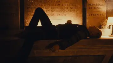 Задник к фильму "Queens of the Stone Age: Alive in the Catacombs" #940694