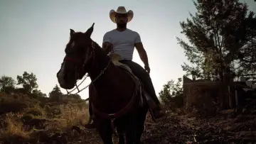 Задник к фильму "Jaripeo" #540315