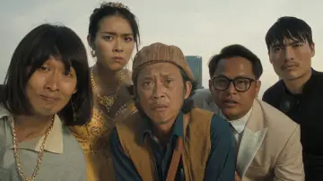 Задник к фильму "Làm Giàu Với Ma 2: Cuộc Chiến Hột Xoàn" #670888