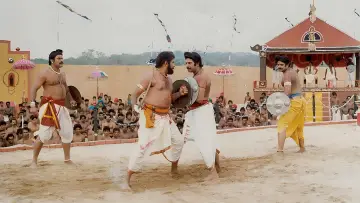 Задник к фильму "ഒരു വടക്കൻ വീരഗാഥ" #1163097