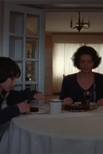 Постер к фильму "Ma mère dort" #921057