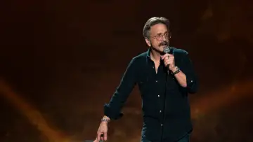 Задник к фильму "Marc Maron: Panicked" #1293632