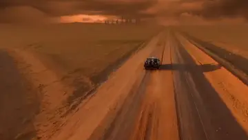 Задник к фильму "L