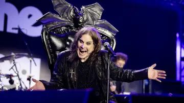Задник к фильму "Back to the Beginning: Ozzy